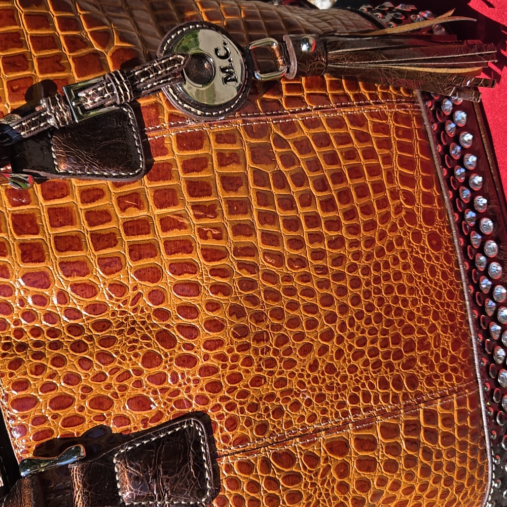 Madi Claire Vintage Croc Embossed Leather Satchel with Crossbody Strap (BIN 001) - Picture 4 of 15
